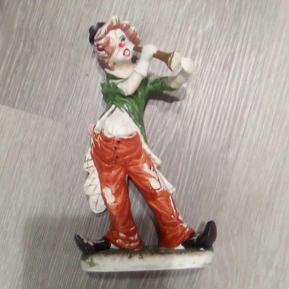 Vintage Ceramic Creepy Clown Figure Blowing Horn - Picture 7 of 13